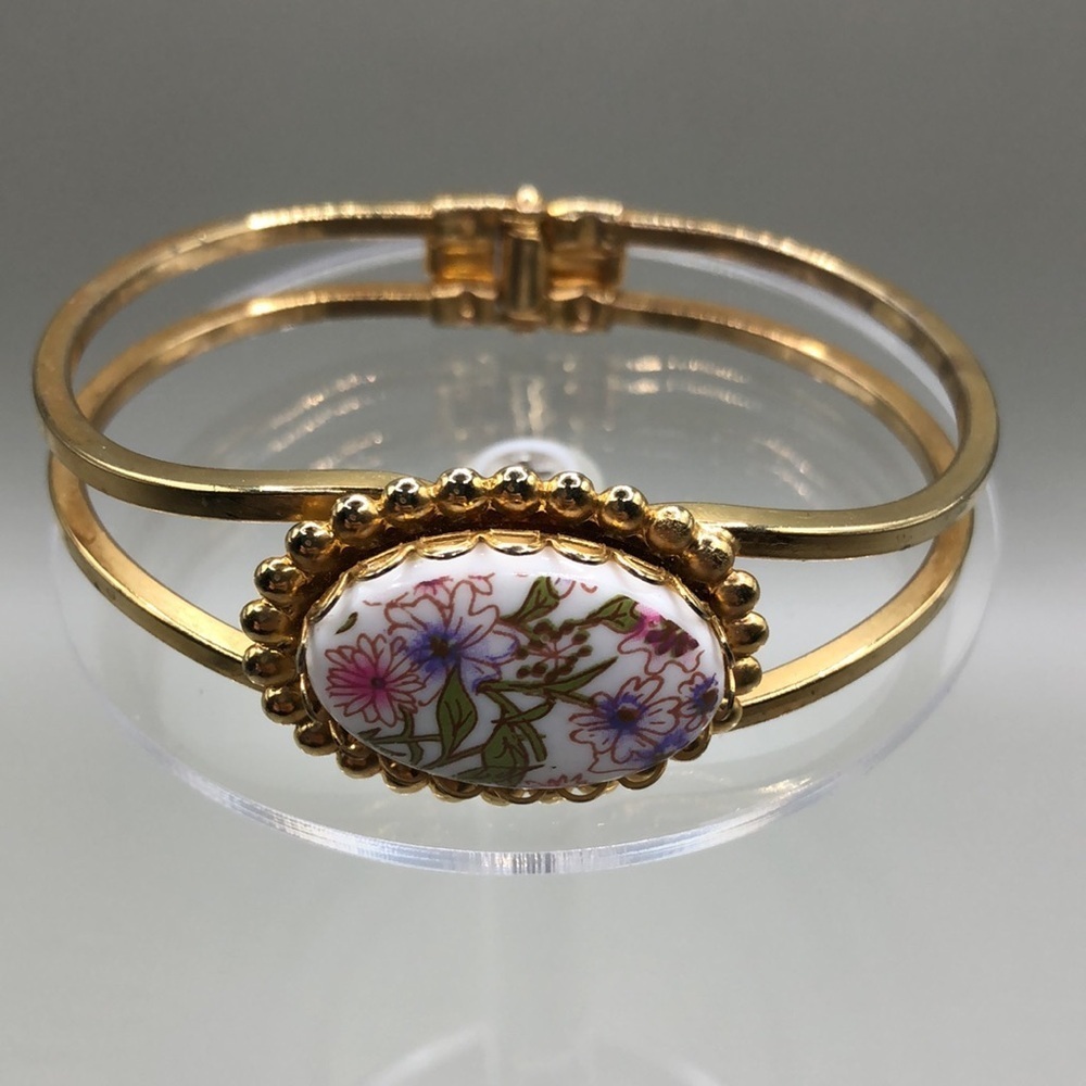 Vintage cameo style flower floral  clamper hinge, romantic statement. - Picture 2 of 5
